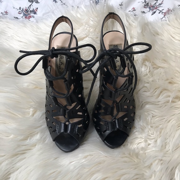 New open toe heels - Picture 2 of 4